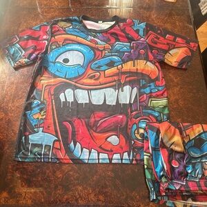 Graffiti Print Short Sleeve Tee - Multi-Color matching set Nice unique